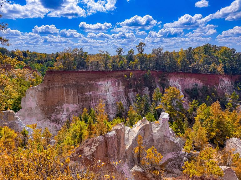 Providence Canyon State Park canyon landscape, from the Clay Cosmos website